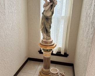 Matching plaster decor