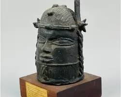 Antique African Benin Bronze Oba King Commemorative Portrait Bust
