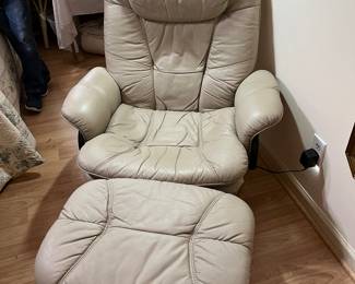Swivel Recliner with Ottoman. Solid Leather. 