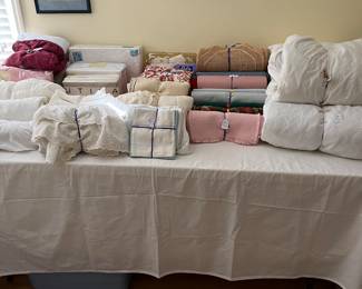 Large Amount of Linens !!