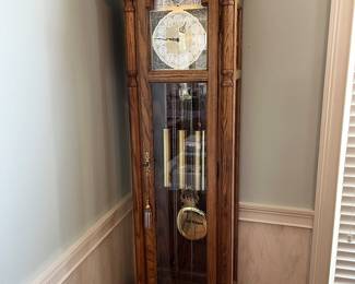 Ridgeway Grandfather Clock. Excellent Condition 