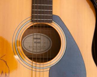 Acoustic Guitar — Yamaha FG-401