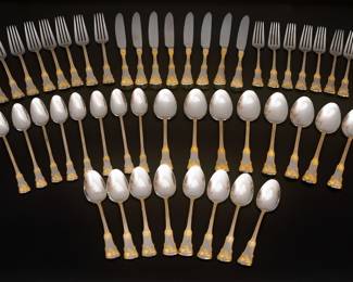 Royal Albert Old Country Roses 8 Place Flatware & Hostess Set 
