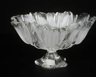 Mikasa Tulip Bowl / Frosted Glass
