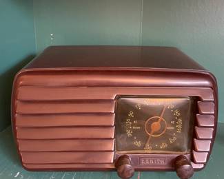 Antique Bakelite Zenith Radio. STILL WORKS!