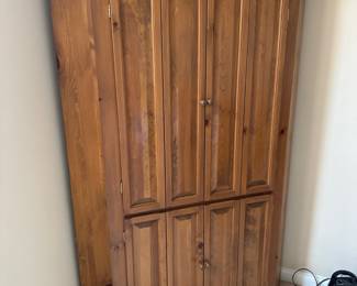 Media center cabinet/Armoire