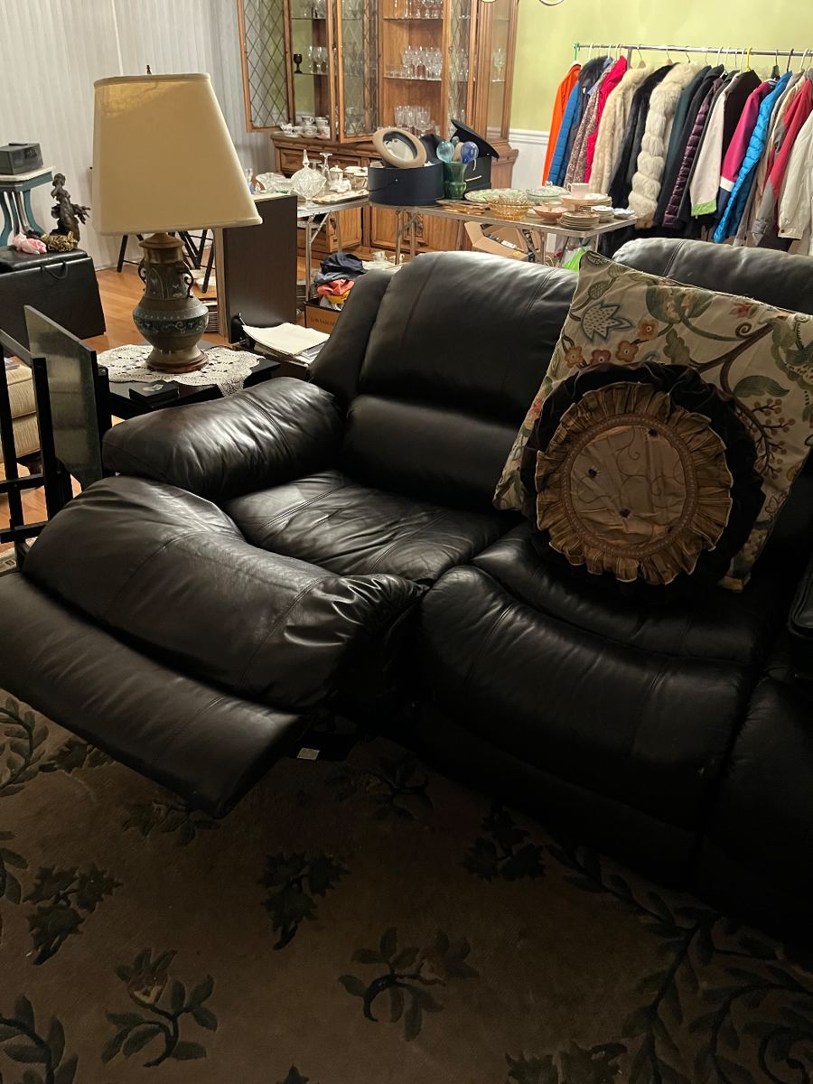 Estate sale nice high end sale ! in Township Of Washington, NJ starts on 3/1/2024