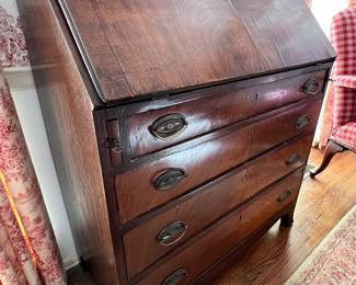 WONDERFUL ANTIQUE SLANT FRONT WRITING DESK