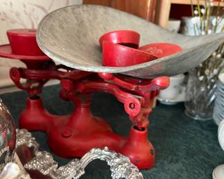 WONDERFUL ANTIQUE SCALE