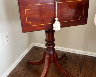 SPECTACULAR LATE 18TH OR EARLY 19TH C TEA CADDY TABLE WITH FITTED INTERIOR