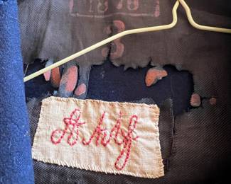 LABEL INSIDE UNIFORM