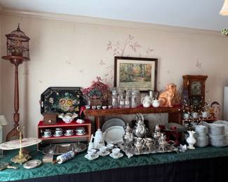 DINING ROOM DISPLAY
