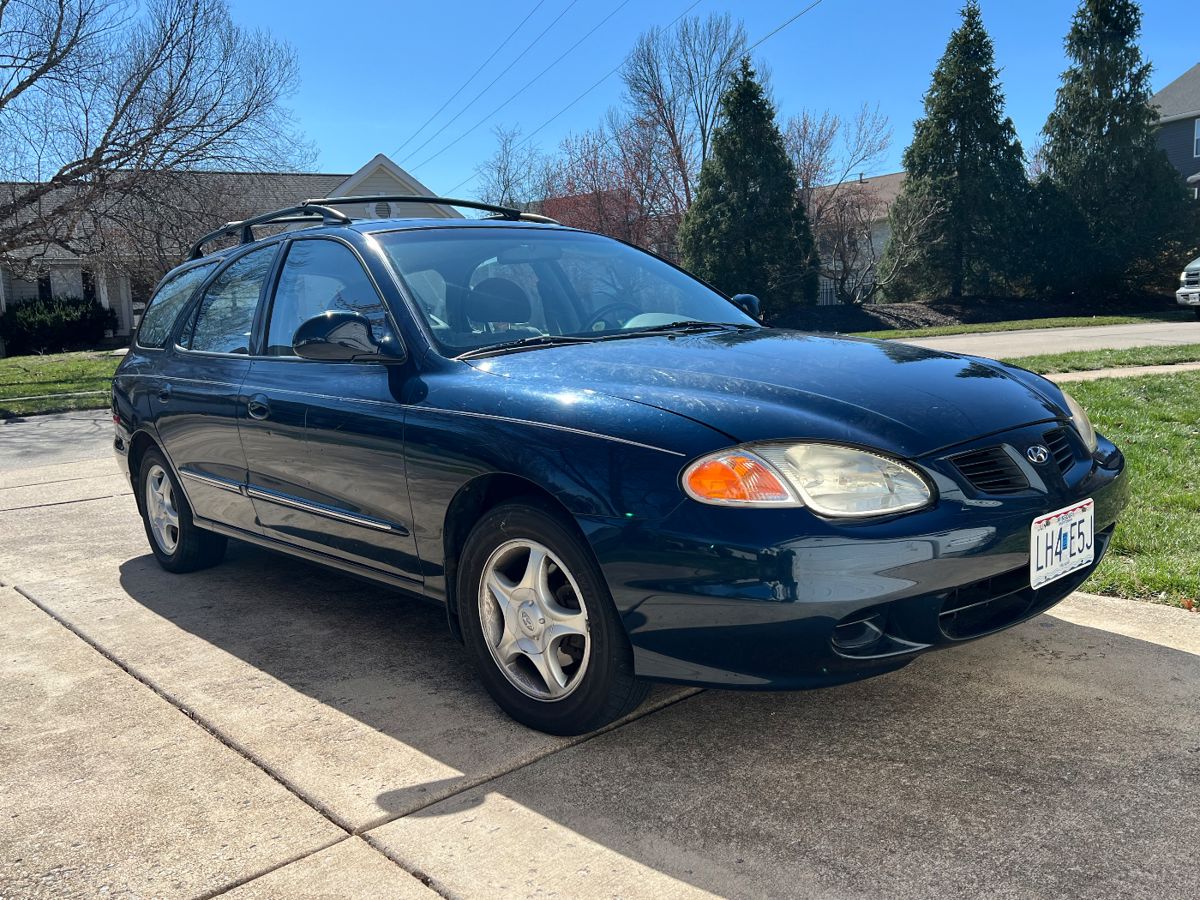 2000 Hyundai Elantra GLS Wagon.
One owner with approximately 113,000 miles.
To be sold “as is” to the highest and best offer over $1,200
