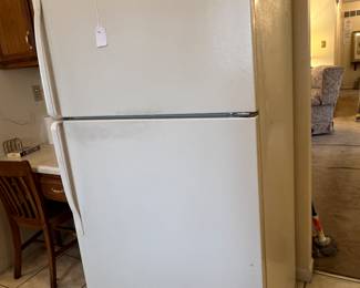 Kitchen refrigerator 