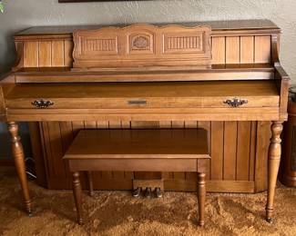 Baldwin Piano - great condition!