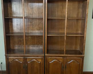 Ethan Allen Book shelves.  Like new.  
