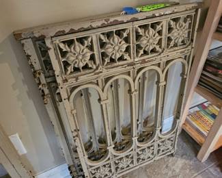 Wonderful old iron gate. Set of three pieces 