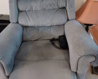 Recliner with vibration and Lift