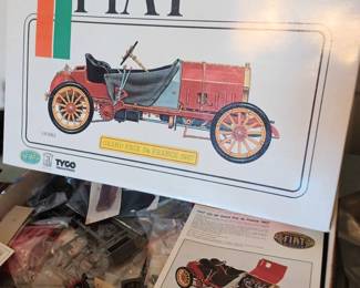 LARGE FIAT BUILDING KIT WITH ENGINE 