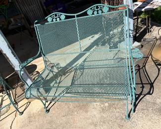 ANTIQUE METAL GLIDER