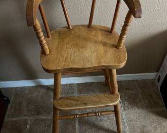 ANTIQUE HIGHCHAIR