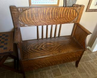 WOW! GORGEOUS ANTIQUE TIGER OAK BENCH WITH STORAGE COMPARTMENT AND CARVED HAT RACK