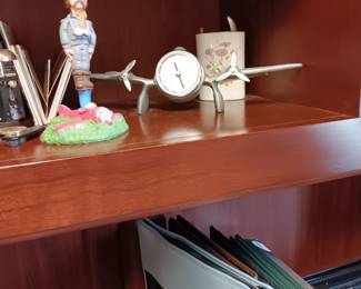 Airplane clock, pilot pen