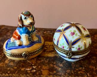 Limoges Peint Main Trinket Box Puppy Dog with Ball Artist Signed ~ Limoges Regal collection small round box
