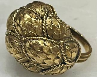 Large early 1960s acanthus leaf ring in heavy 18k