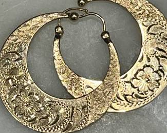 Amazing vintage heavy 18k gold engraved hoops