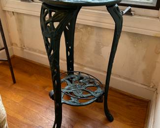 Plant stand