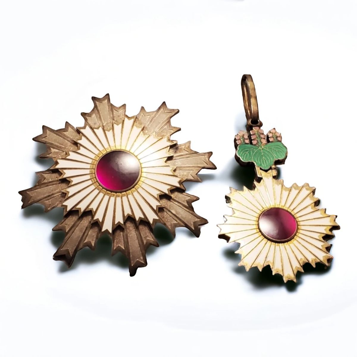 Japanese Order of the Rising Sun Medal Grand Cross Set First Class
