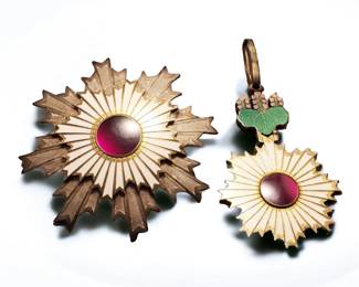 Japanese Order of the Rising Sun Medal Grand Cross Set First Class