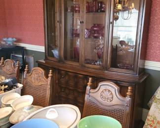 China cabinet for dining set