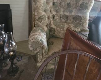Large tufted chair- 1 of 2.
$150 each
