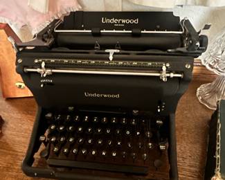 Underwood 1941 Model S Typewriter