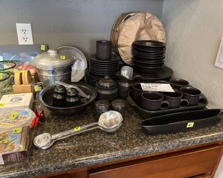 Pflatzgraph Midnight Sun dinnerware