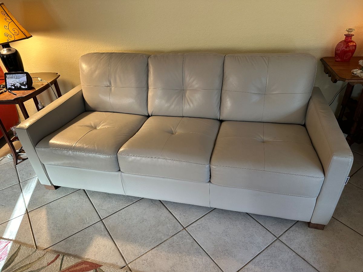 Whitfield Estates 2 Day Sale in Sarasota, FL starts on 3/2/2024