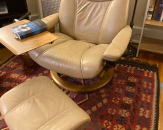 Ekhornes Stressless leather recliner with ottoman and adjustable table attachment $600