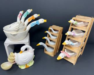 Silly Goose - Vintage Ceramic Goose Measuring Cups & Spoons