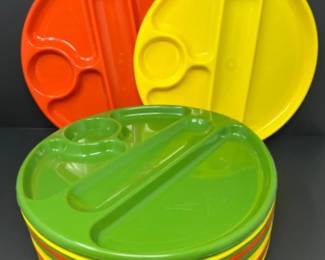 (20) Mod Orange, Yellow, & Green Vintage Round Plastic Divided Plates