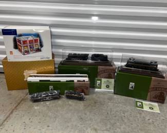 NIB Hallmark Great American Railways + Dept. 56 Christmas Snow Village