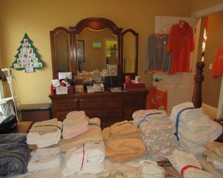 linens, dresser, Christmas, oreck