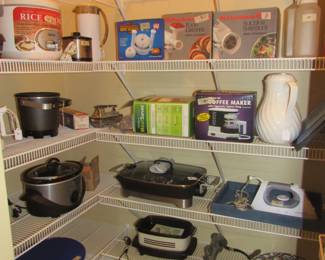 kitchen appliances, foodsaver, crockpot, kitchen aid