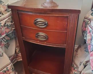 Mahogany end table  1930s , 40s