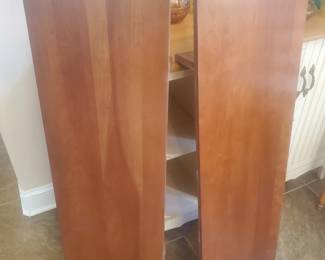 Vintage table  with 2 leafs 