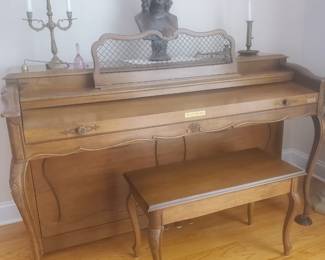 Vintage piano Baldwin 