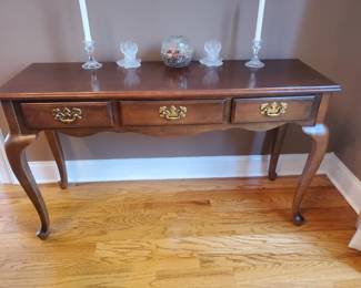 Mahogany foyer table 
