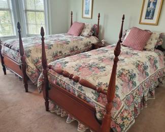 Super nice Antique twin bed set