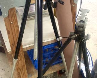 2 tripods